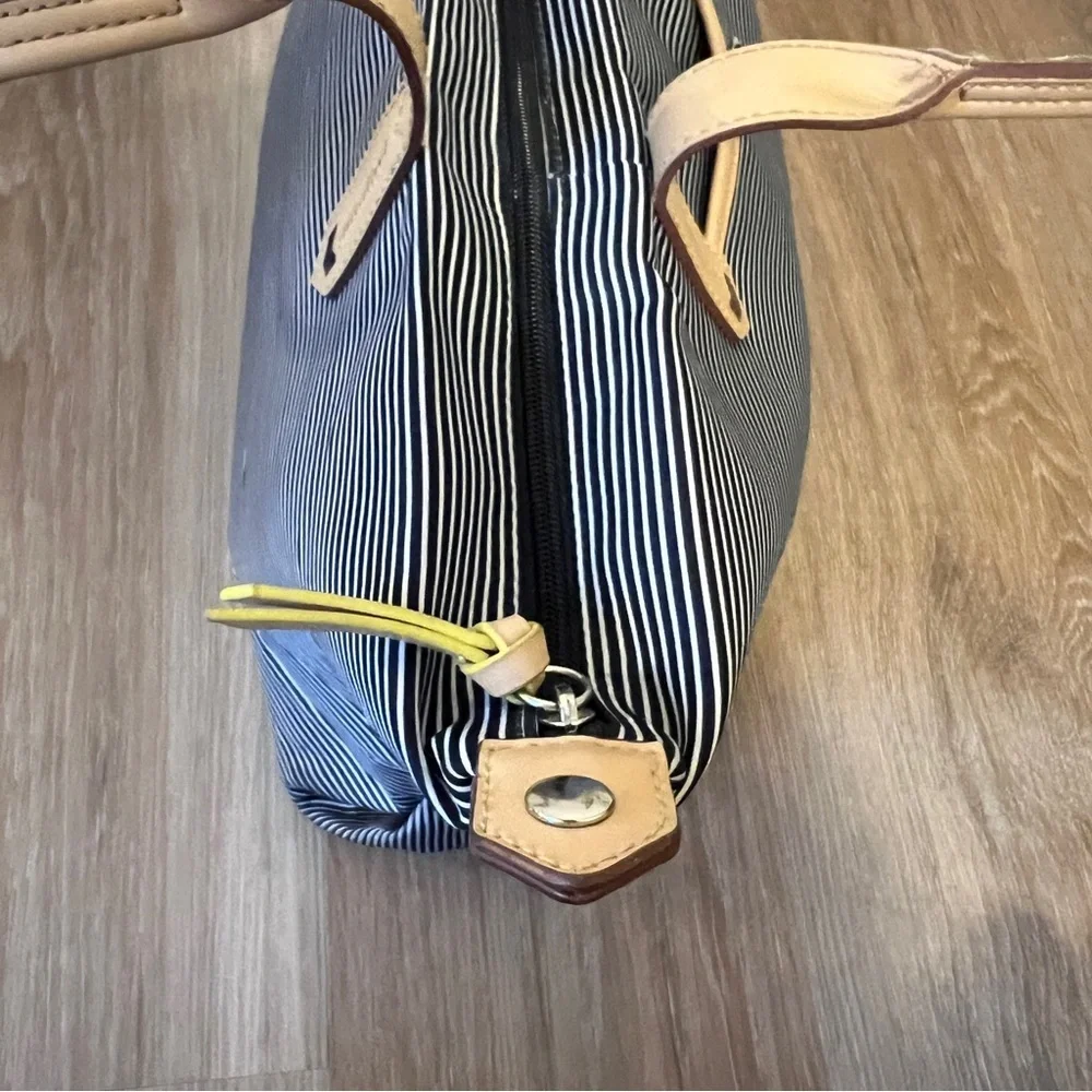 STELLA & DOT "How Does She Do It" Purse/ Tote Blue & White Stripe Adjustable - Picture 13 of 13